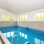 Luxury Retreat With Pool *