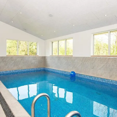Luxury Retreat With Pool *