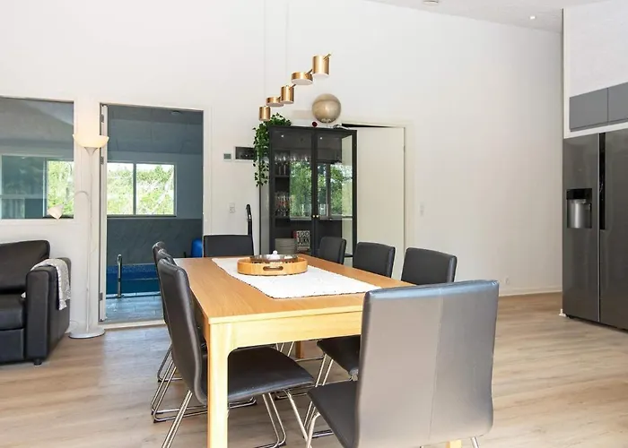 Luxury Retreat With Pool - By Traum Holiday home *